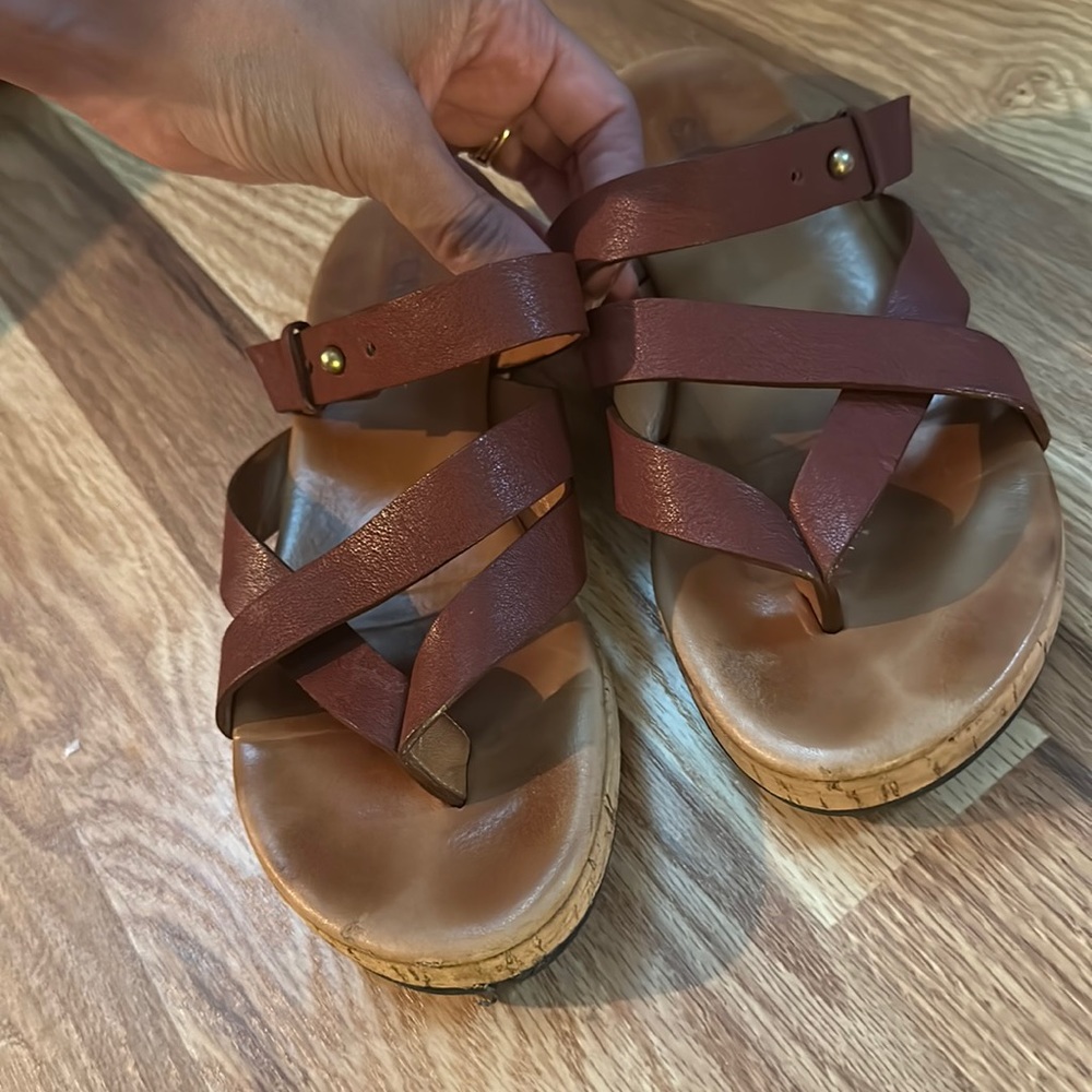 Chloe strappy thong sandal size 39